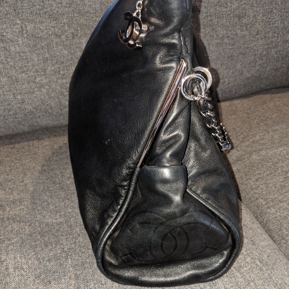 SOLD Ultimate Soft Large Hobo - Picture 8 of 8